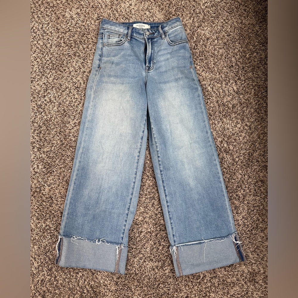 Hidden Wide-Leg Jeans